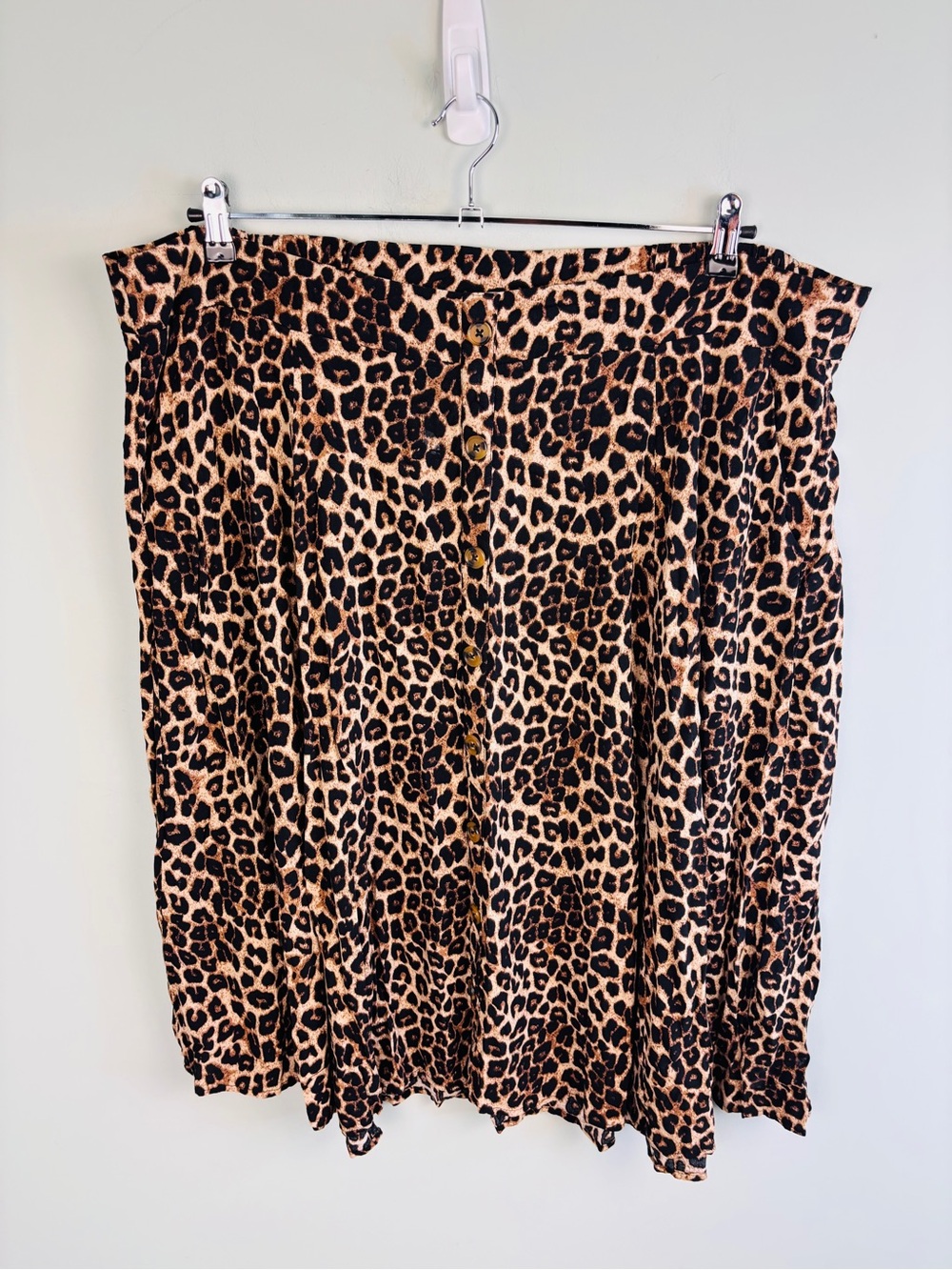 Torrid Animal Print Challis Button-Front Skirt Size 3X - Picture 2 of 4